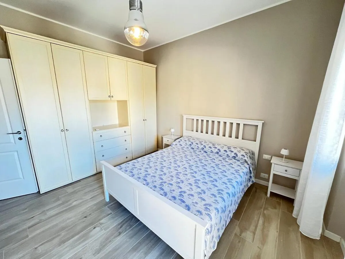 Апартаменты 3 Bdr 100M From The Sea And Sea View And Terrace Марина-ди-Пьетрасанта Италия