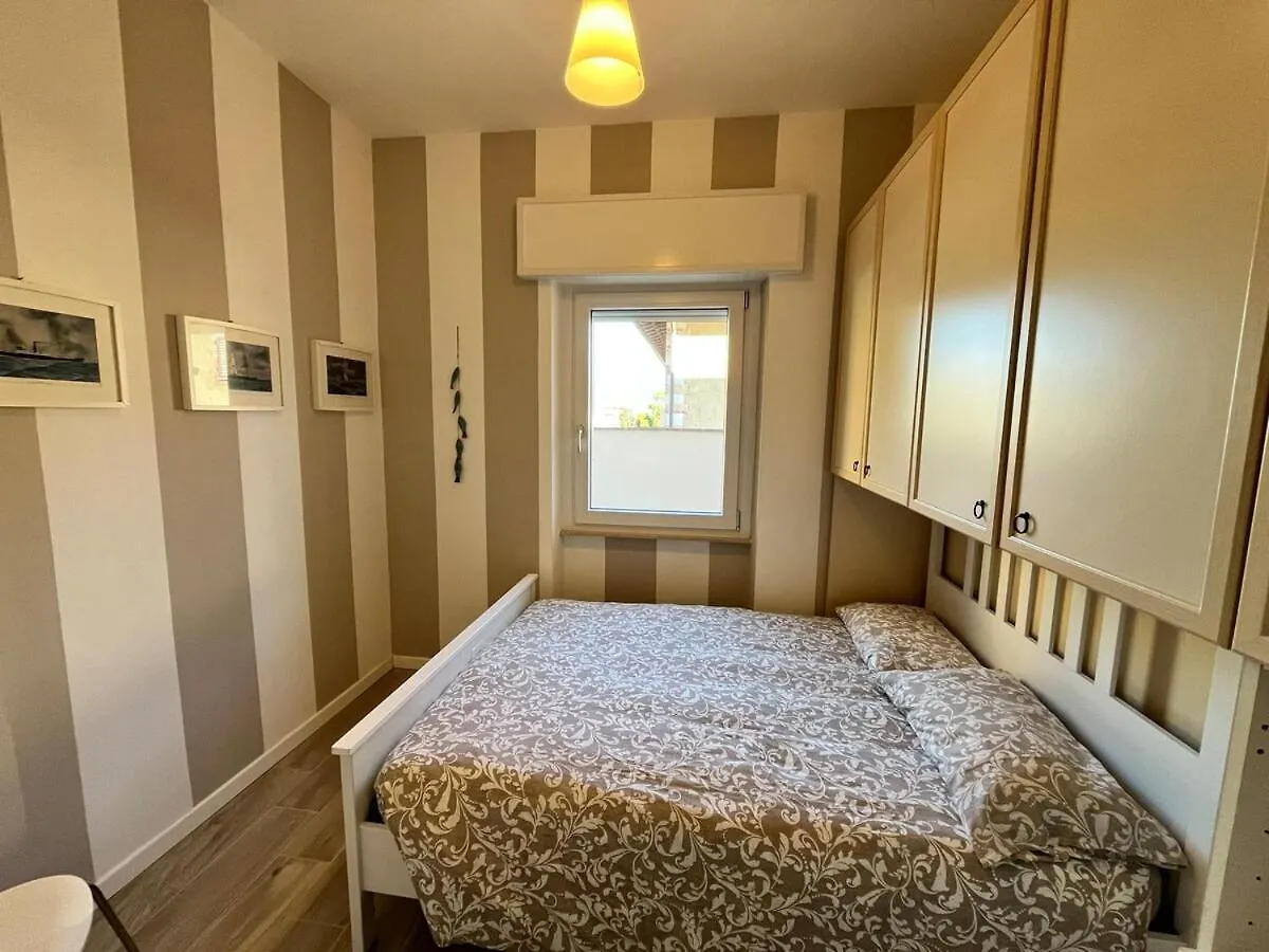 Апартаменты 3 Bdr 100M From The Sea And Sea View And Terrace Марина-ди-Пьетрасанта 0*,  Италия